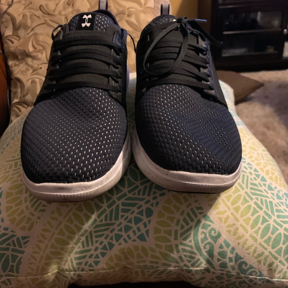 Nice men’s tennis shoes